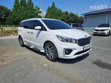 Kia Carnival 9  seats 2.2  diesel  prestige — foto 1