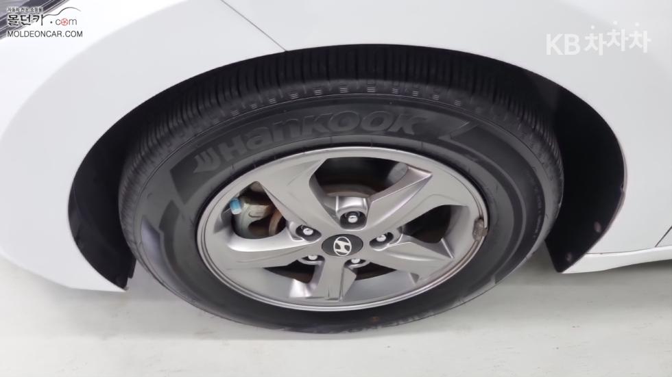 Hyundai Avante — miniaturë 6