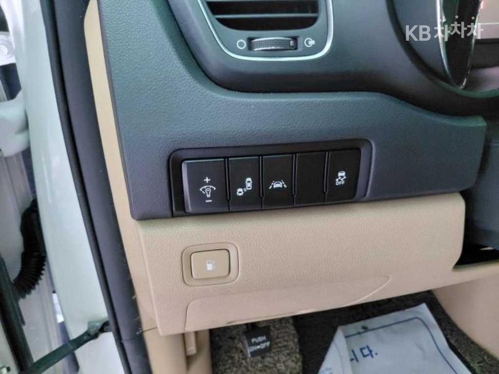 Kia Carnival — miniaturë 6