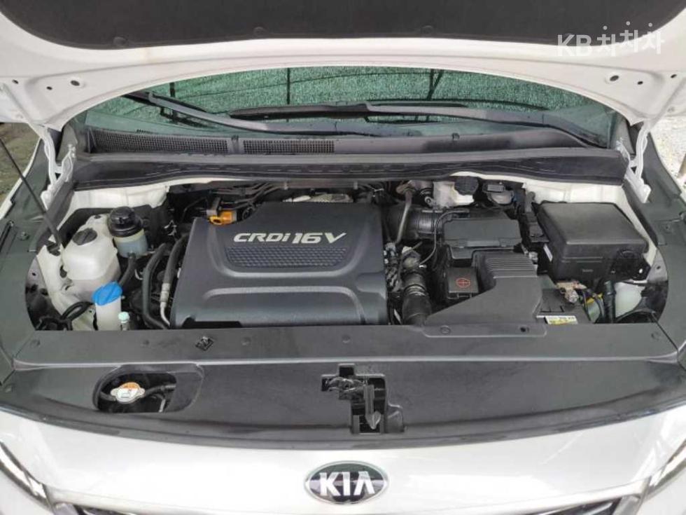 Kia Carnival — miniaturë 18