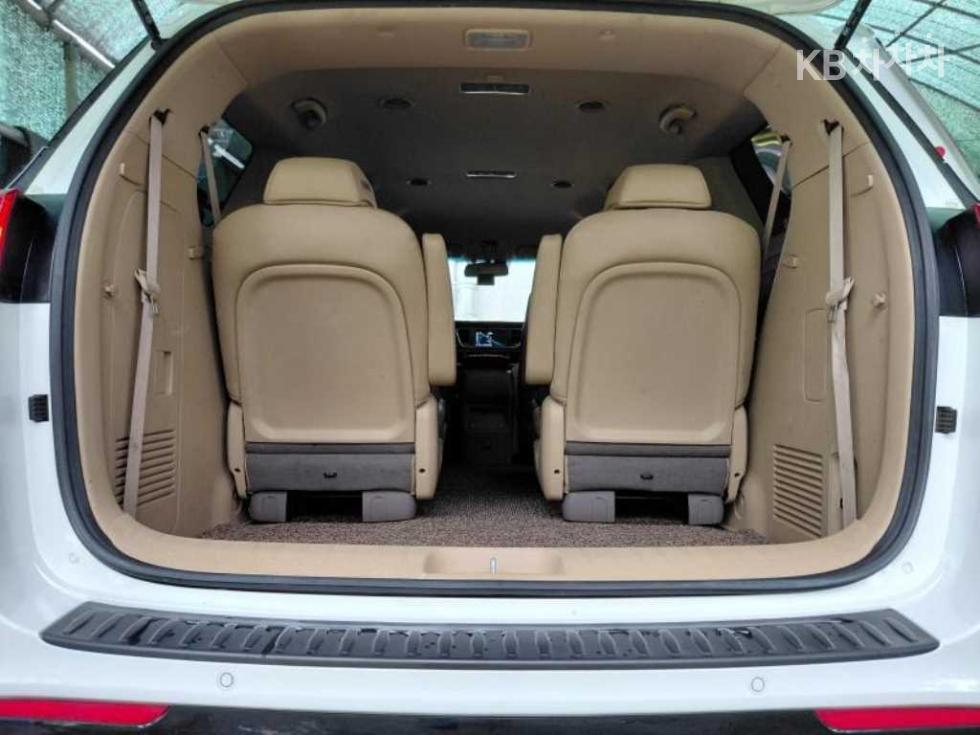 Kia Carnival — miniaturë 19