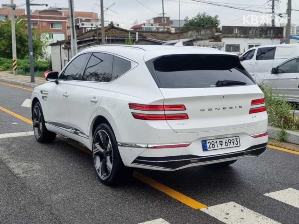 2025 Genesis GV80 photo