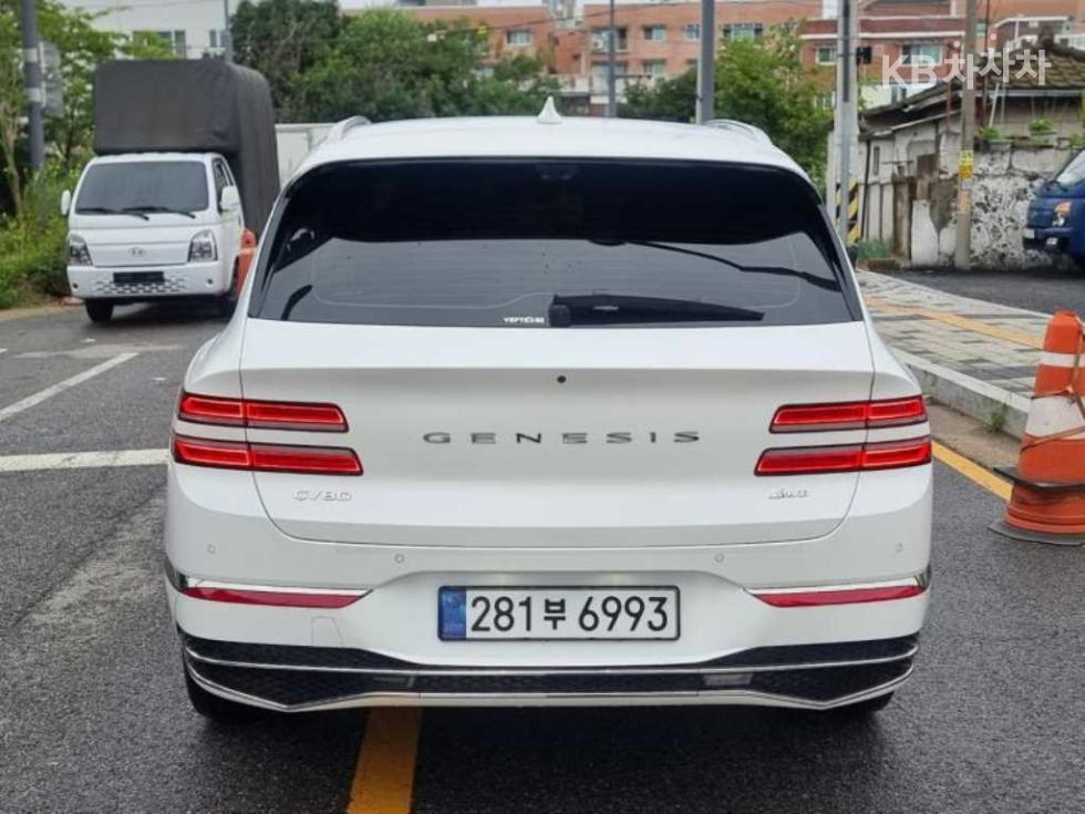 2025 Genesis GV80 photo