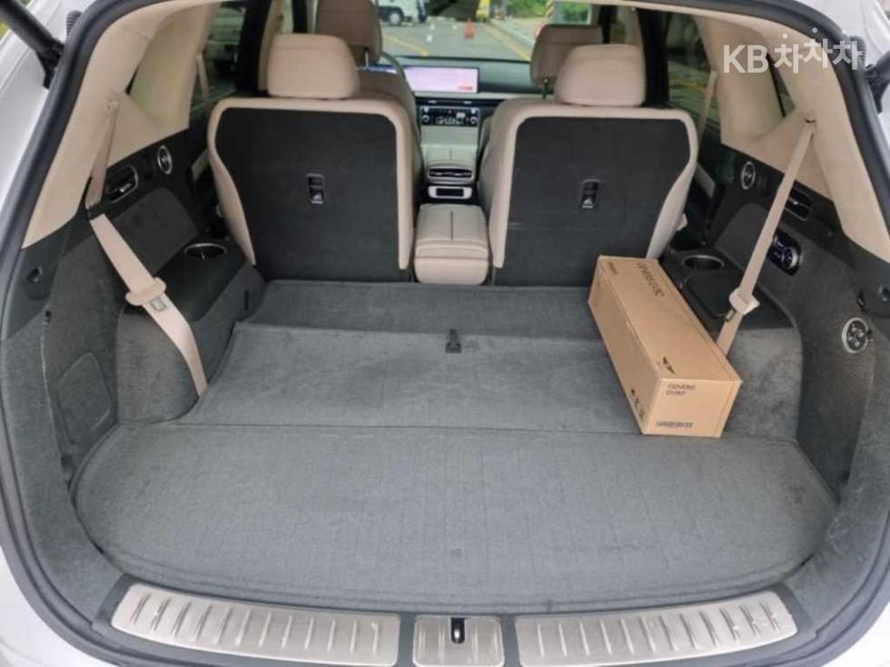 2025 Genesis GV80 photo
