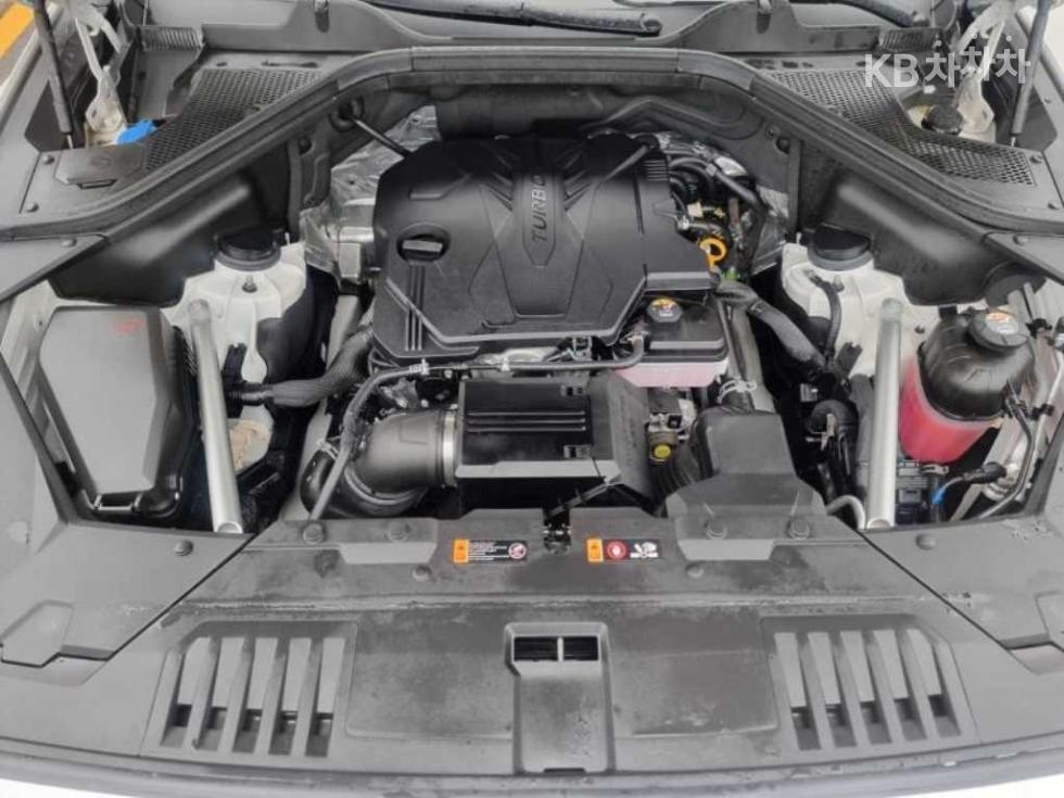 2025 Genesis GV80 photo