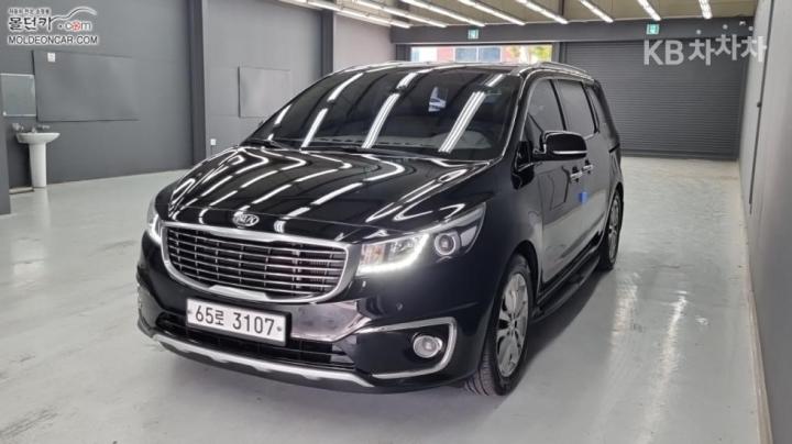 Kia Carnival 9  seats 2.2  diesel  noblesse — foto 1