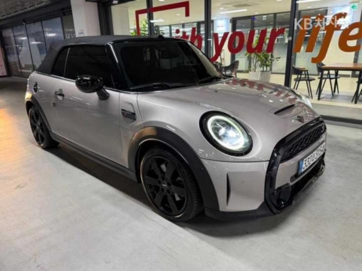 Mini Convertible 2022 photo 2