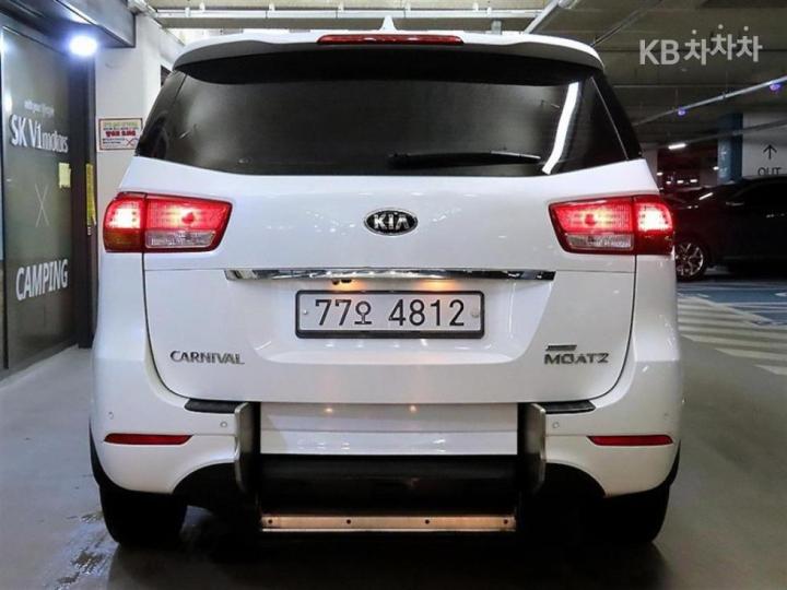 Kia Carnival — miniaturë 3