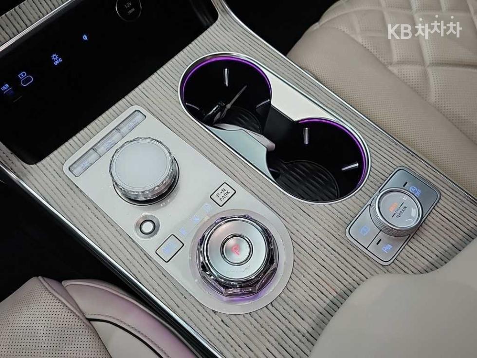 2024 Genesis GV80 photo
