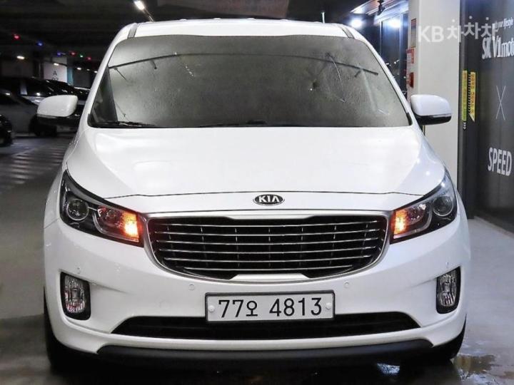 Kia Carnival 6-seater Wheelchair lift — foto 1