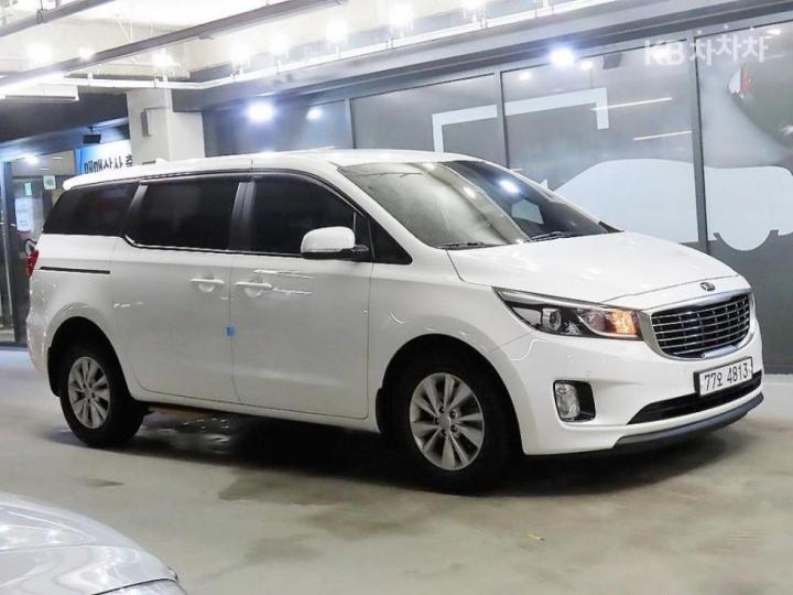 Kia Carnival — miniaturë 2