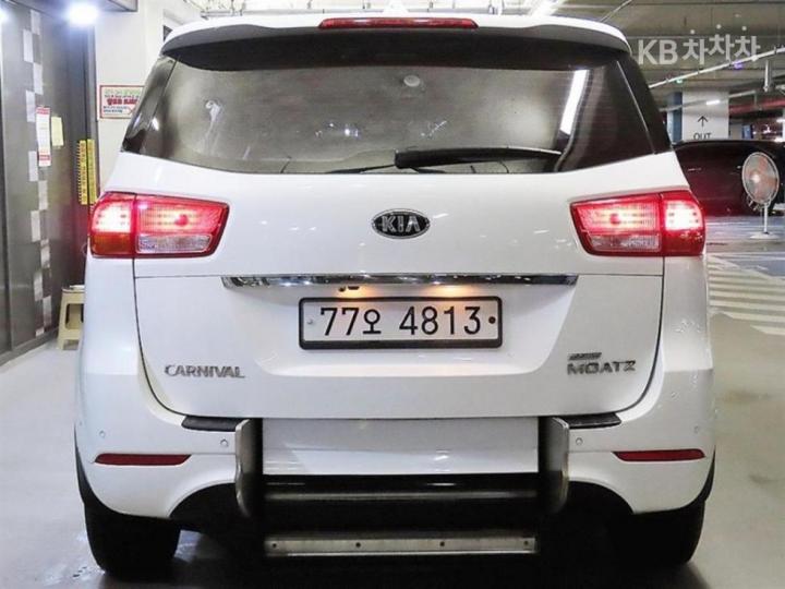 Kia Carnival — miniaturë 3
