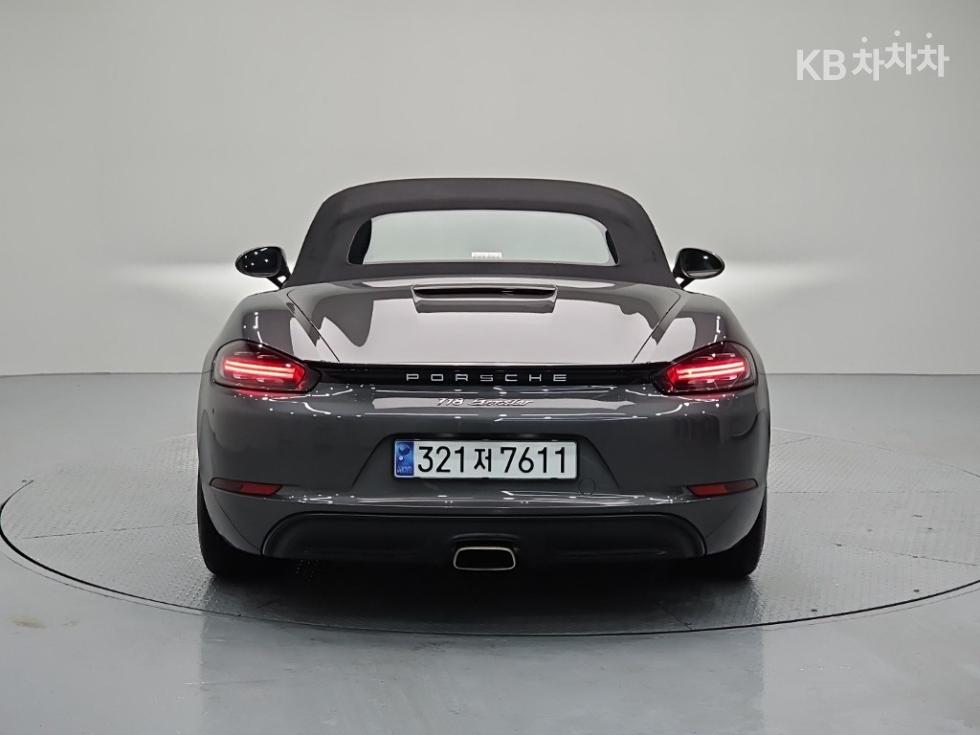 2017 Porsche 718 photo