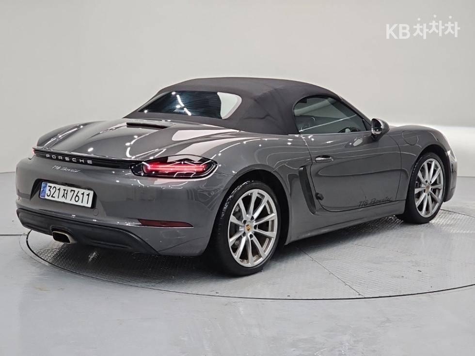 2017 Porsche 718 photo