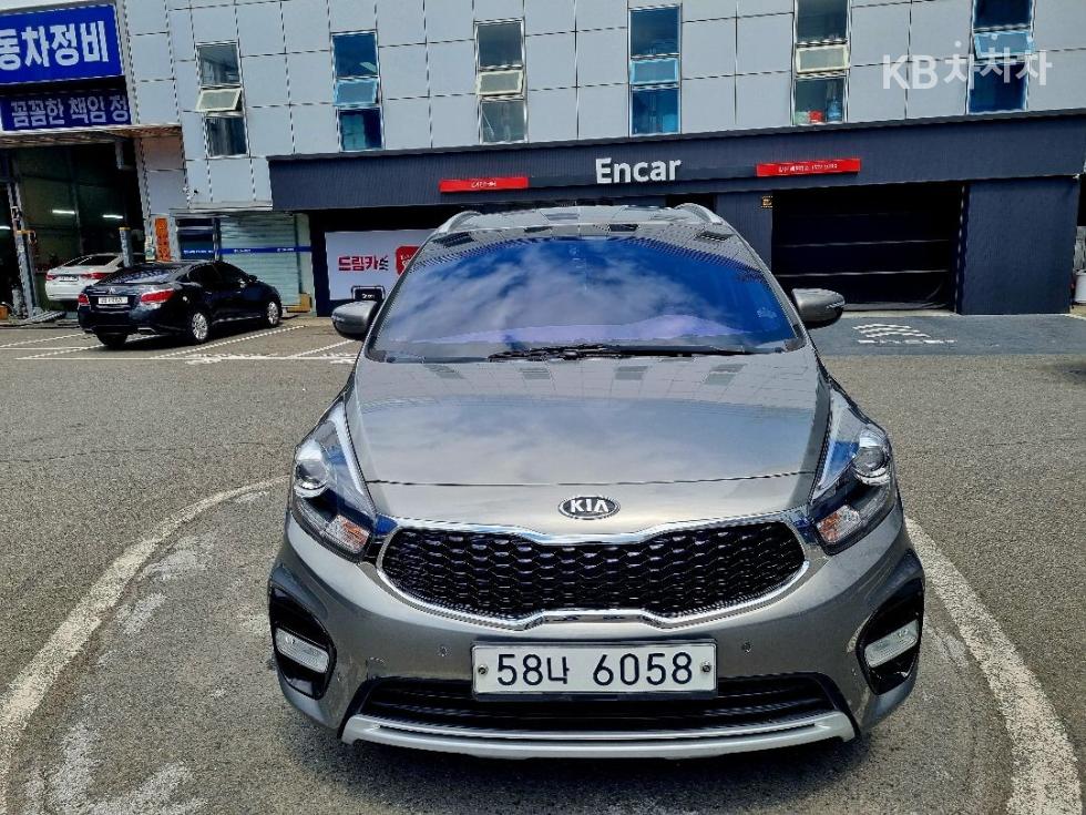 Kia Carens — miniaturë 3