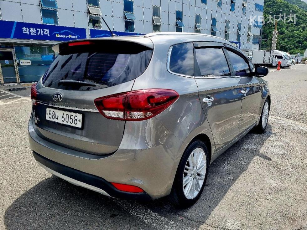 Kia Carens — miniaturë 6