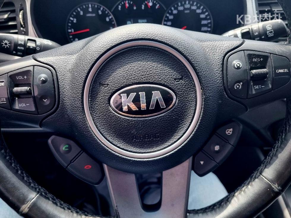 Kia Carens — miniaturë 17