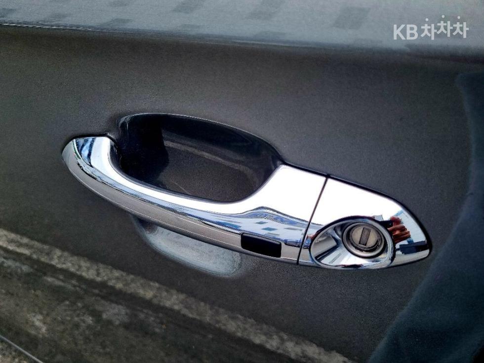Kia Carens — miniaturë 18