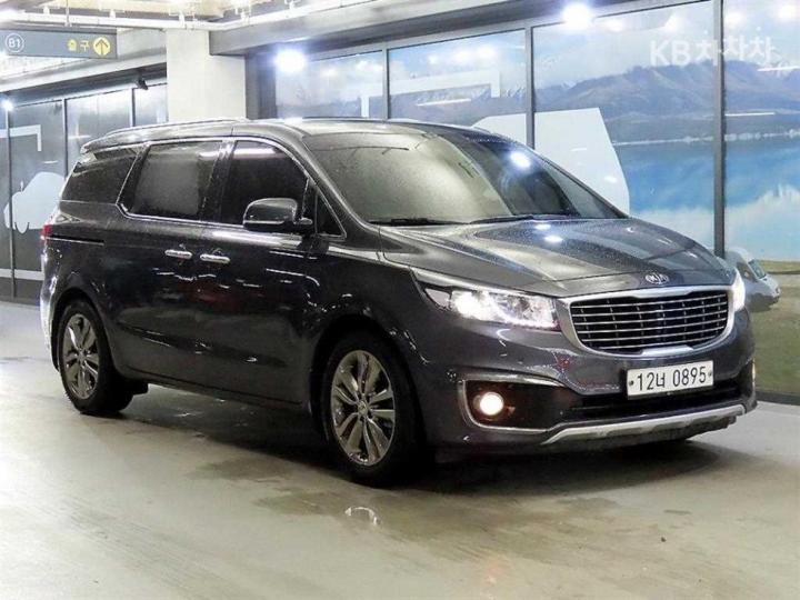 Kia Carnival 9  seats 2.2  diesel  noblesse — foto 1