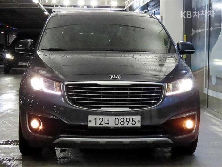 Kia Carnival — miniaturë 2