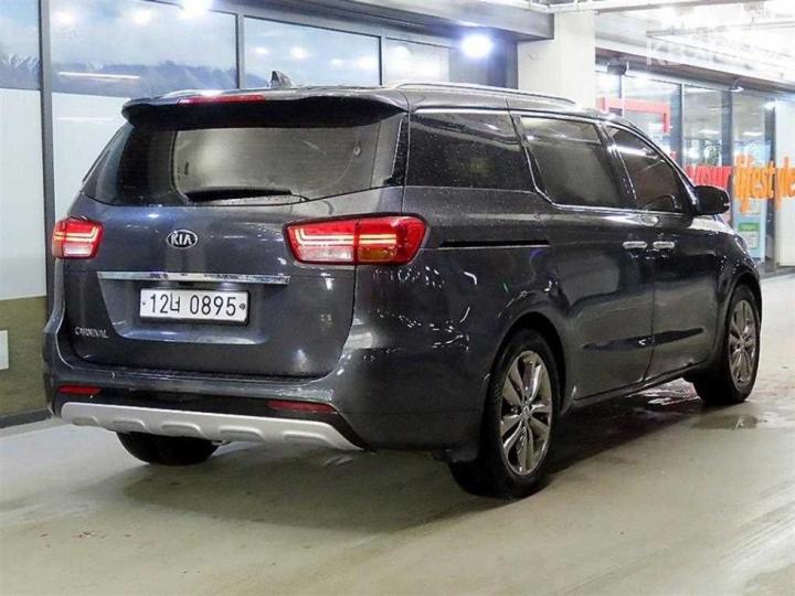 Kia Carnival — miniaturë 4