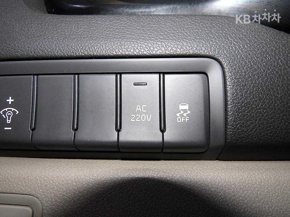 Kia Carnival — miniaturë 14