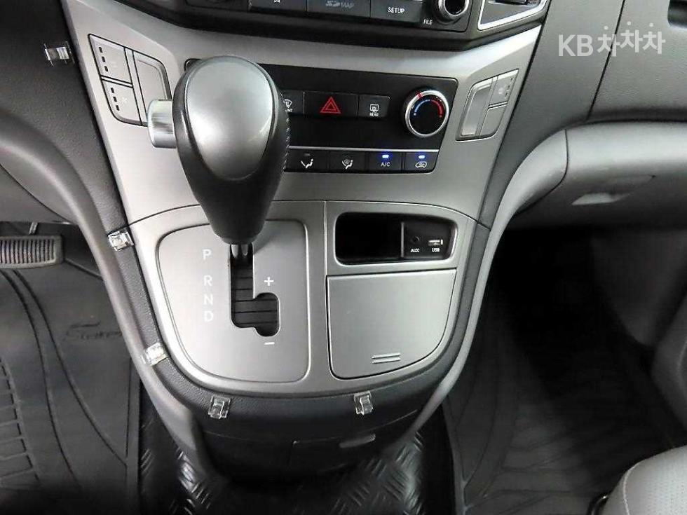 Hyundai Starex — miniaturë 10