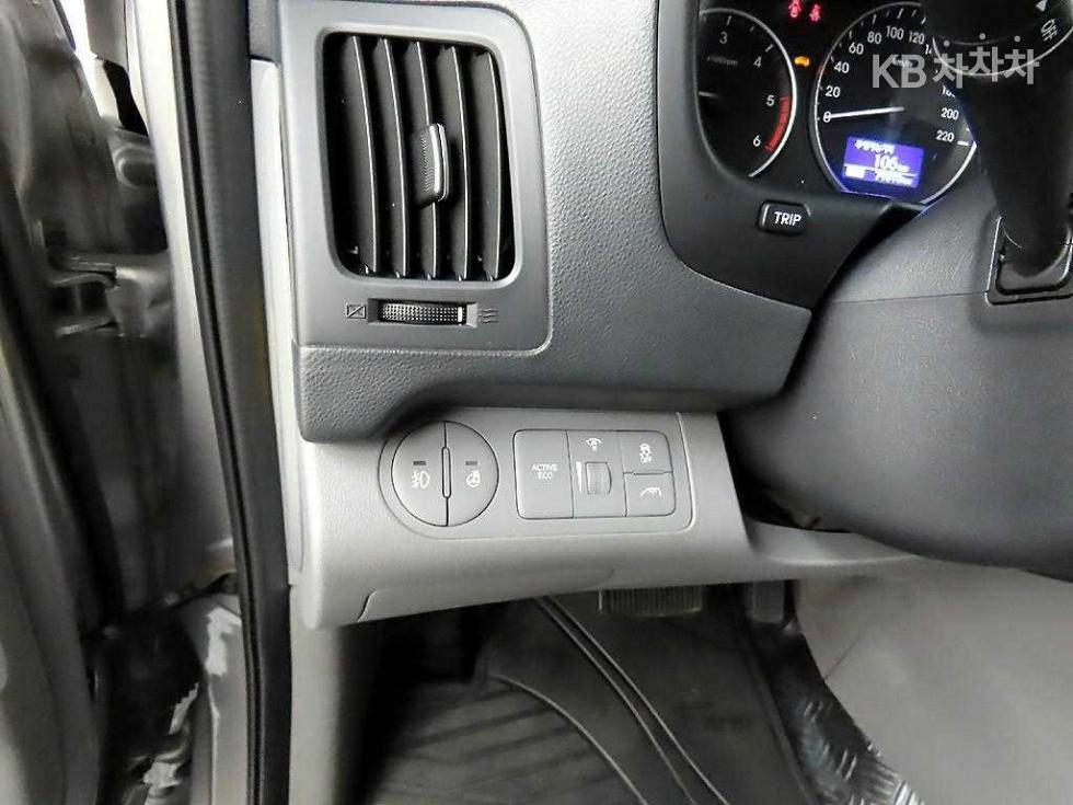 Hyundai Starex — miniaturë 12