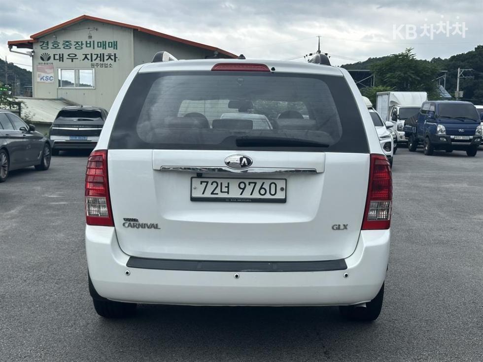 Kia Carnival — miniaturë 4