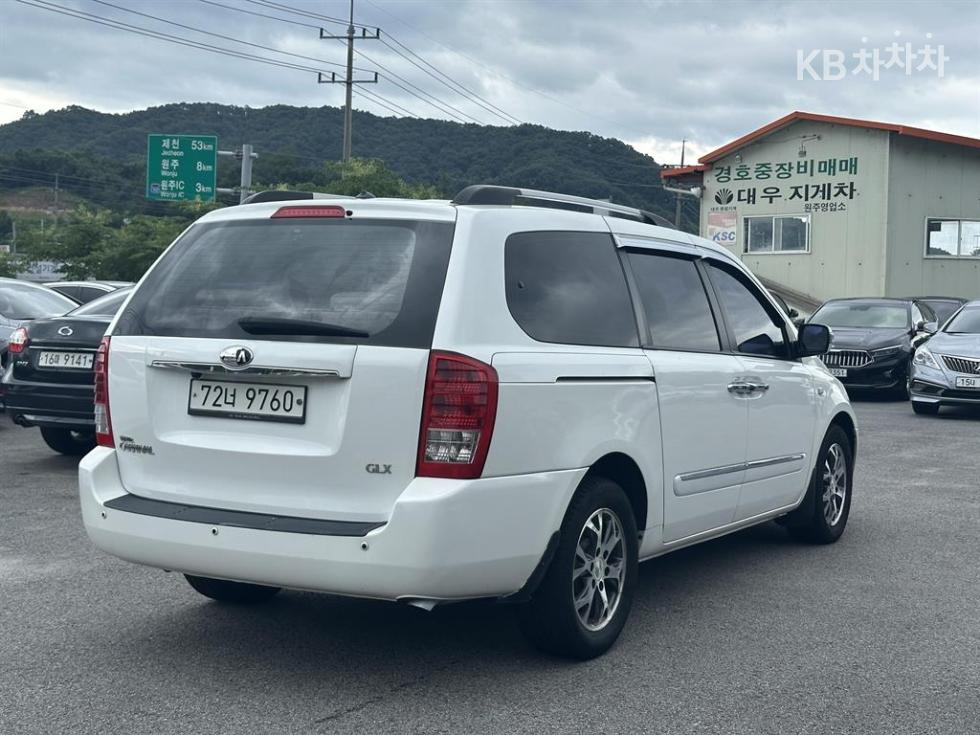 Kia Carnival — miniaturë 6