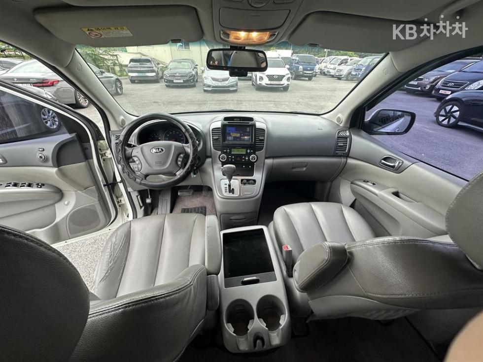 Kia Carnival — miniaturë 10