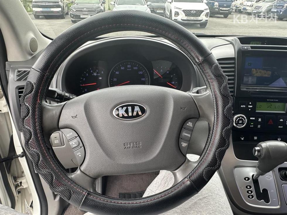 Kia Carnival — miniaturë 14