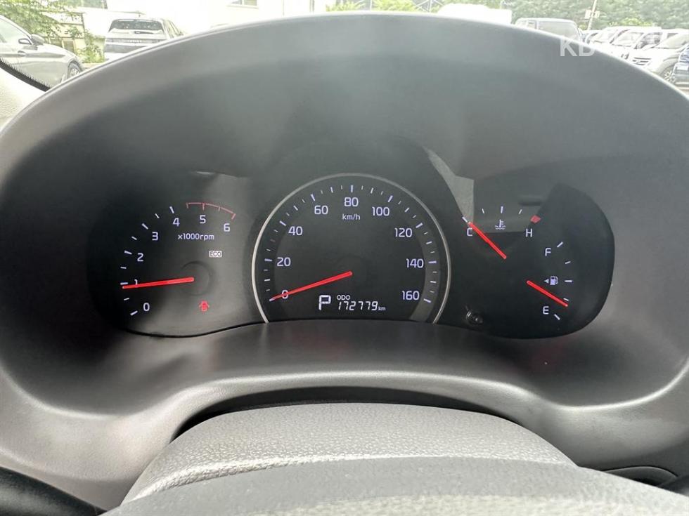 Kia Carnival — miniaturë 15