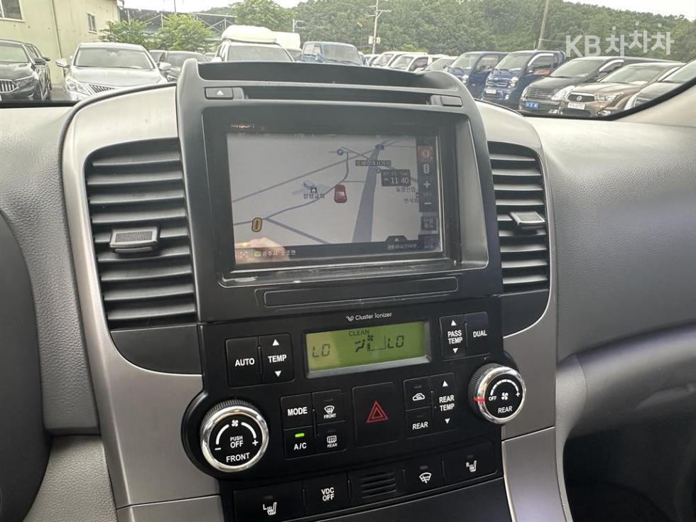 Kia Carnival — miniaturë 17