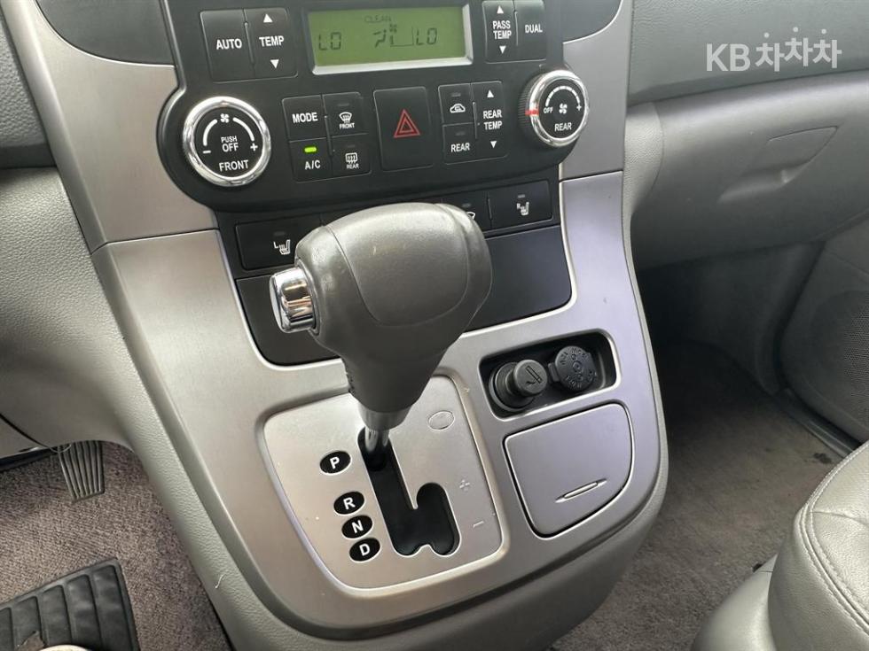 Kia Carnival — miniaturë 18