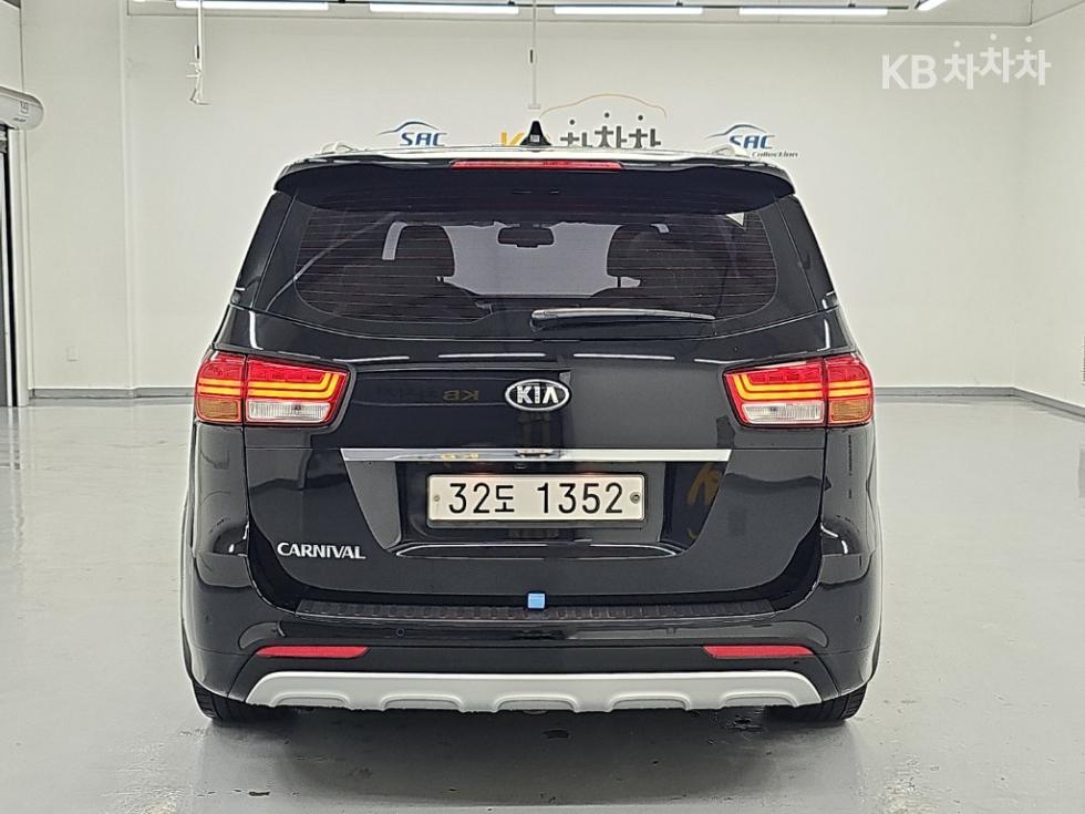 Kia Carnival — miniaturë 3