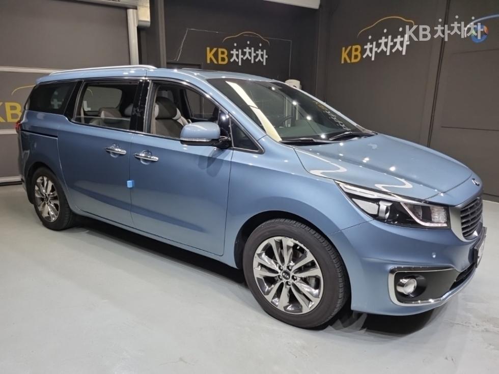 Kia Carnival — miniaturë 5
