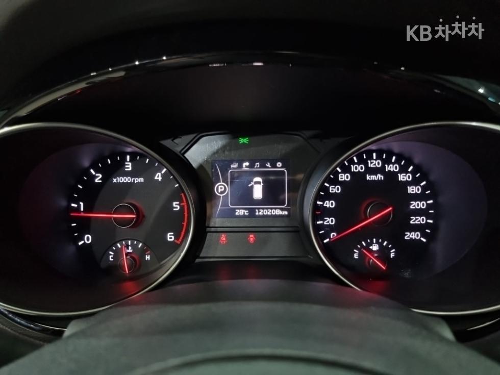 Kia Carnival — miniaturë 7