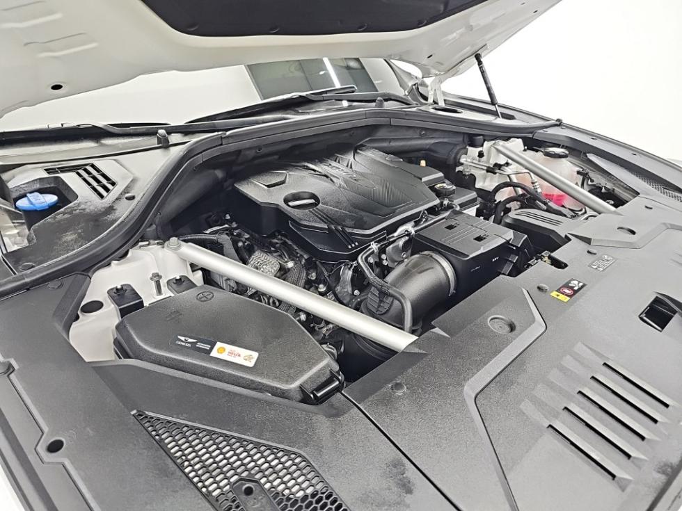 2022 Genesis GV70 photo