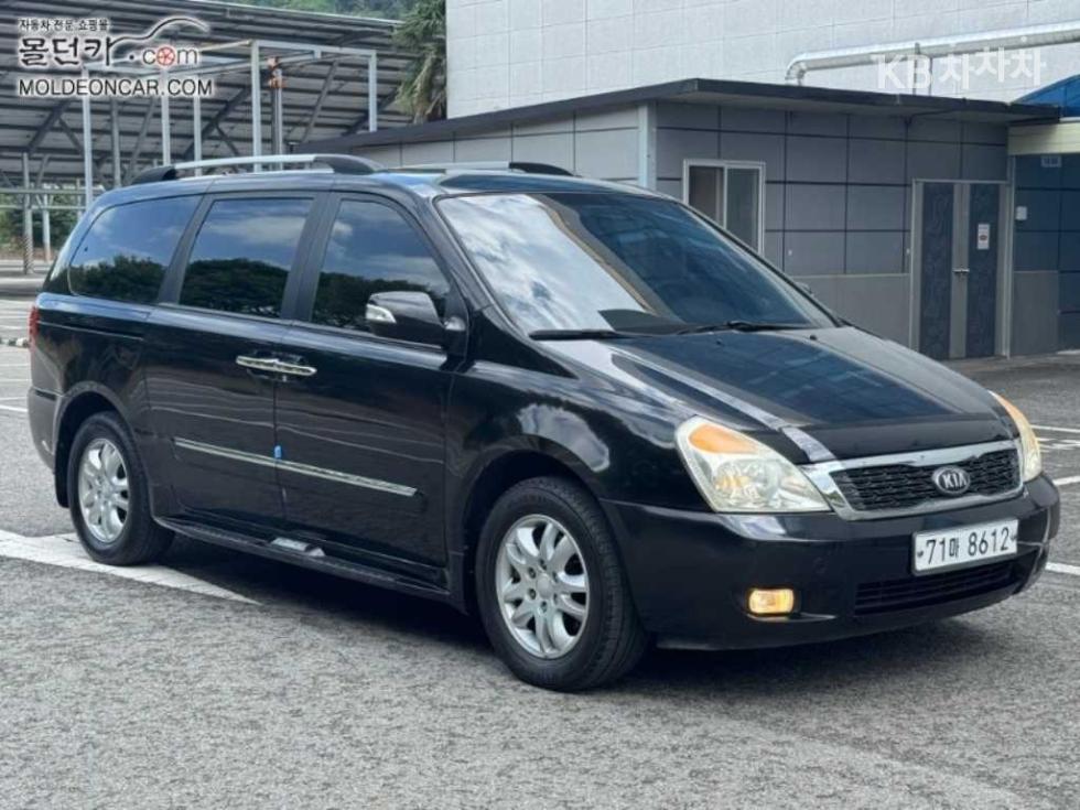 Kia Carnival — miniaturë 2