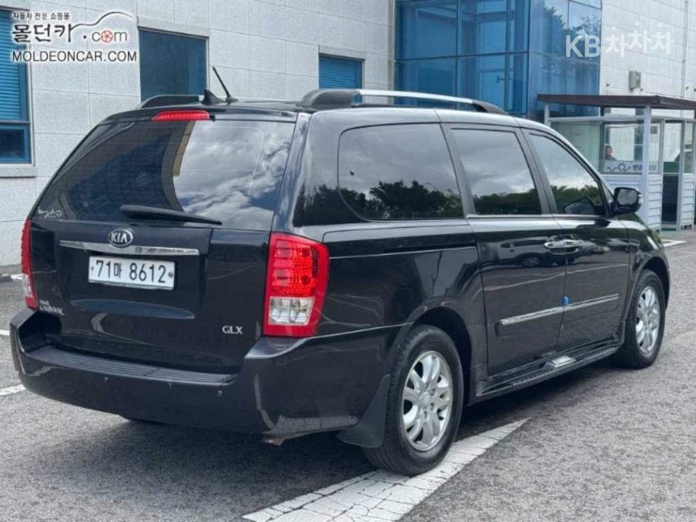 Kia Carnival — miniaturë 7