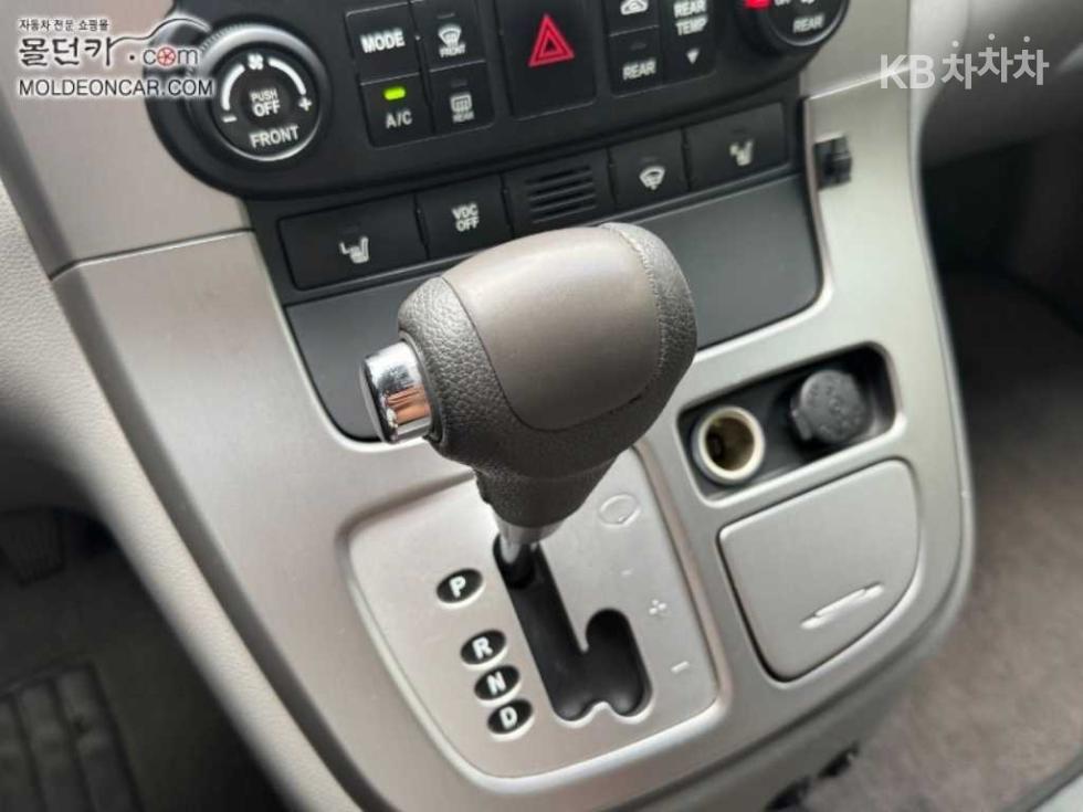 Kia Carnival — miniaturë 11