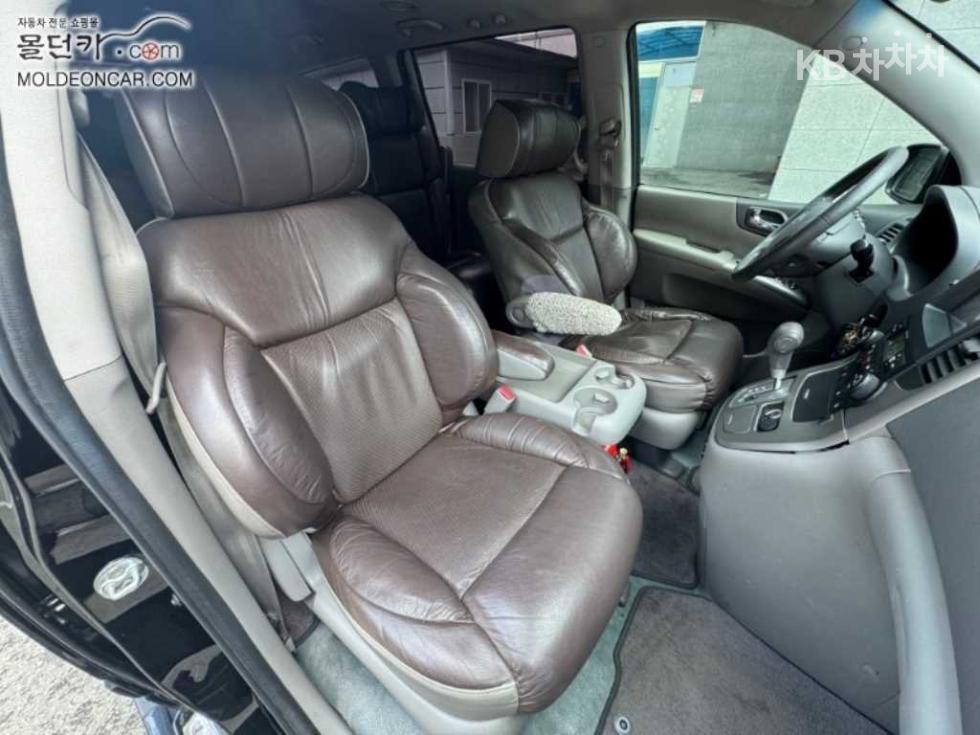 Kia Carnival — miniaturë 16