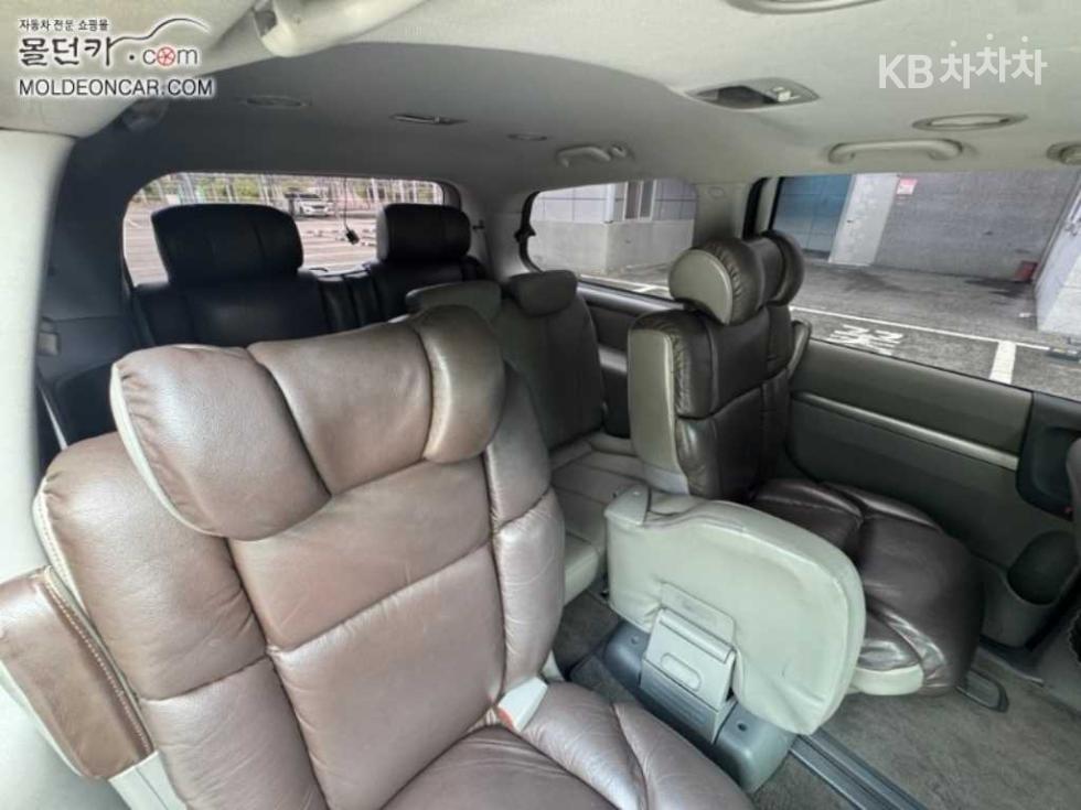 Kia Carnival — miniaturë 17