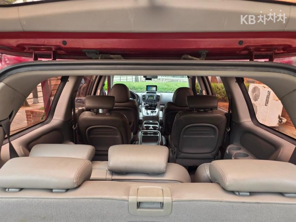 Kia Carnival — miniaturë 9