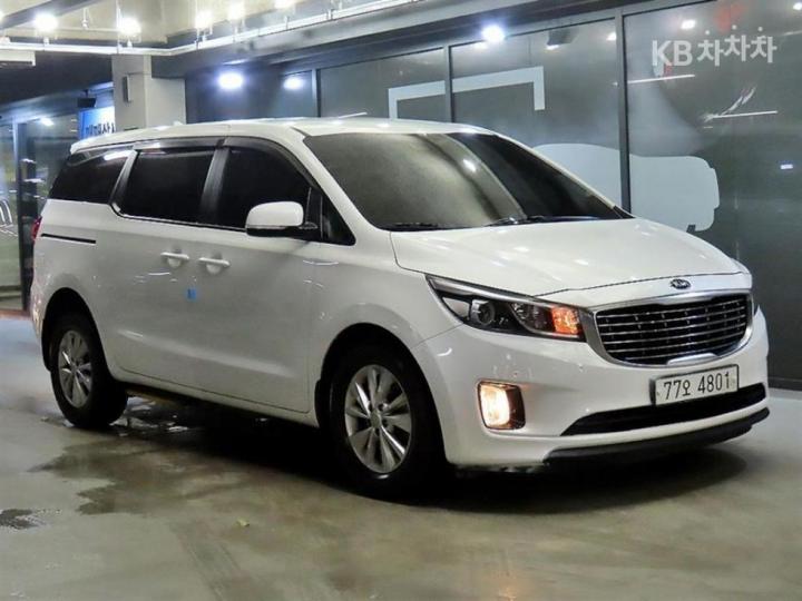 Kia Carnival 6-seater Wheelchair lift — foto 1
