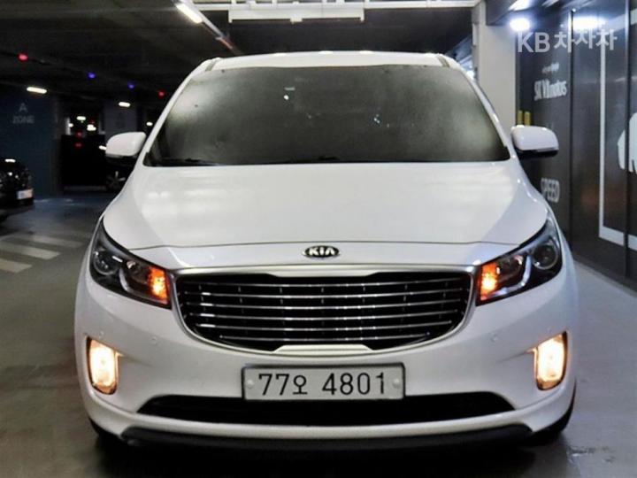 Kia Carnival — miniaturë 2