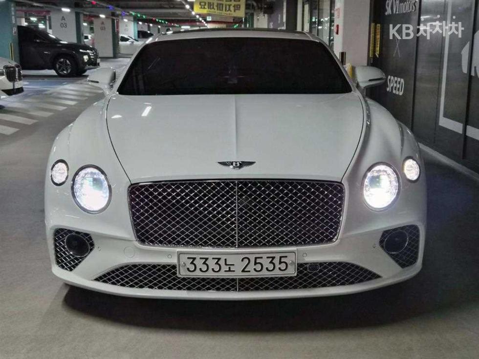 2021 Bentley GT photo