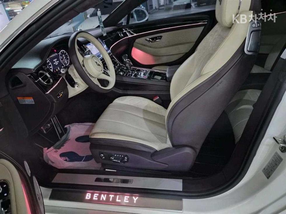 2021 Bentley GT photo