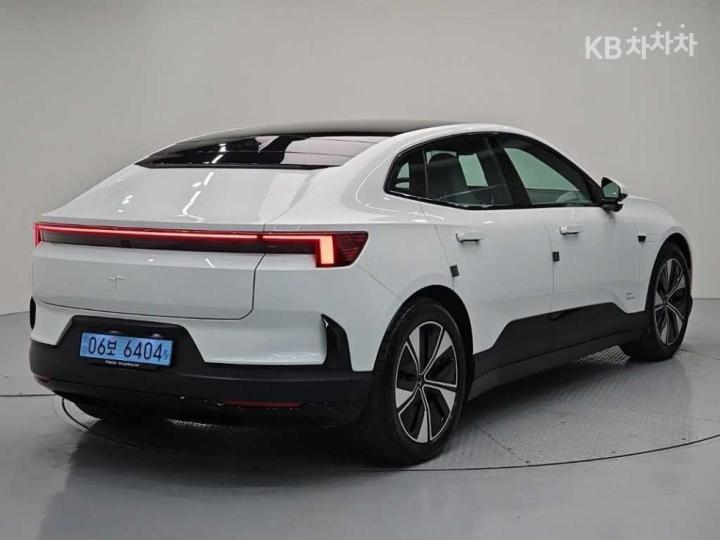 Polestar Polestar 4 2026 photo 4